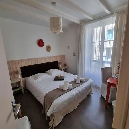 Au Marais Szálloda 3*