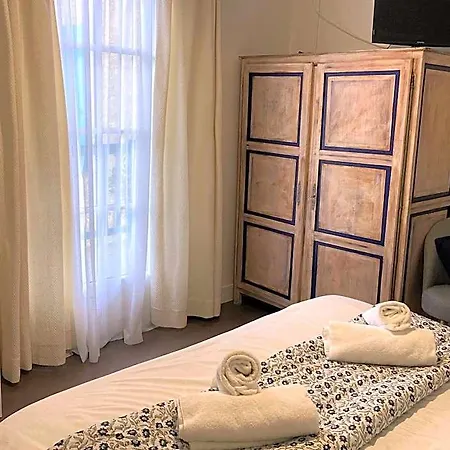 Au Marais Hotel