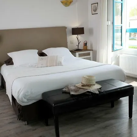 Au Marais Szálloda 3*